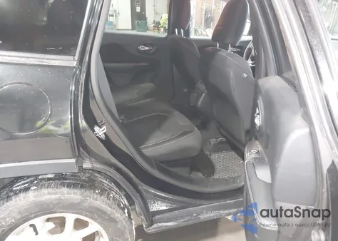 2015 Jeep Cherokee Latitude z USA, uszkodzony, nr VIN 1C4PJMCS7FW769875